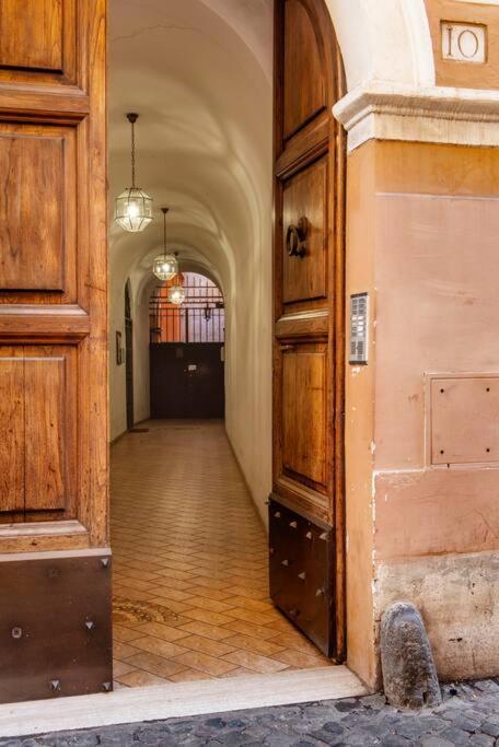 Campo De'fiori-rome By Foot Charming Aircwif Netflix Apartment *
