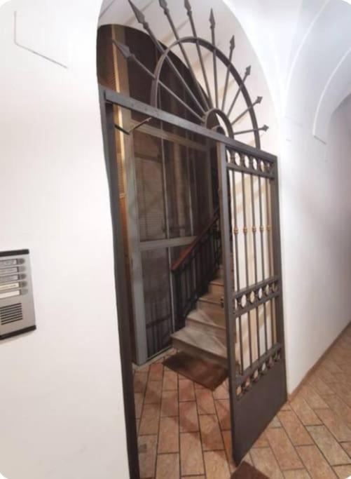Campo De'fiori-rome By Foot Charming Aircwif Netflix Apartment *