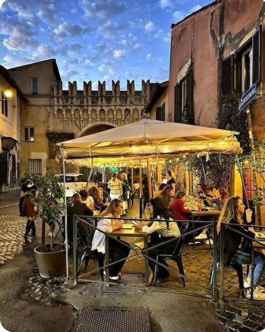 Campo De'fiori-rome By Foot Charming Aircwif Netflix
